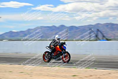 media/Mar-25-2024-Moto Forza (Mon) [[8d4319bd68]]/4-Novice Group/Session 4 Front Straight Speed Pans/